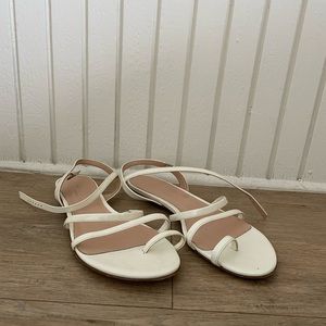 Club Monaco flat sandals